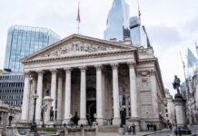 Bank of England to base one in 10 staff in Leeds