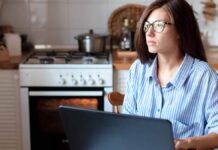 Call for employers to support lonely global workers