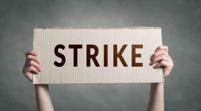 Government repeal of Strikes Act gains widespread support