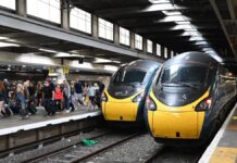 Train drivers vote to accept 15% pay deal