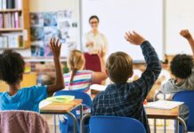 Teachers in England vote to accept 5.5% pay rise