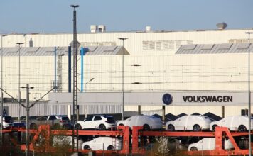 VW staff set to strike in Germany over pay and job cuts