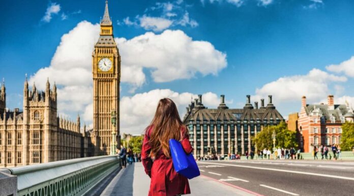 200 employers commit to permanent four-day week