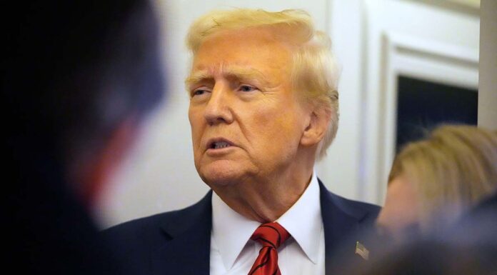 Federal employees offered 8 months’ pay to resign