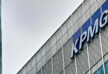 KPMG partners receive record pay