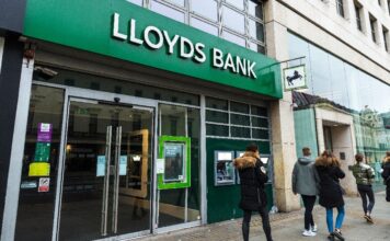 Lloyds scales back diversity targets for employee bonuses