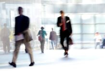 Senior HR pay rising faster than junior roles