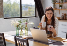 Hybrid workers less sick and less stressed