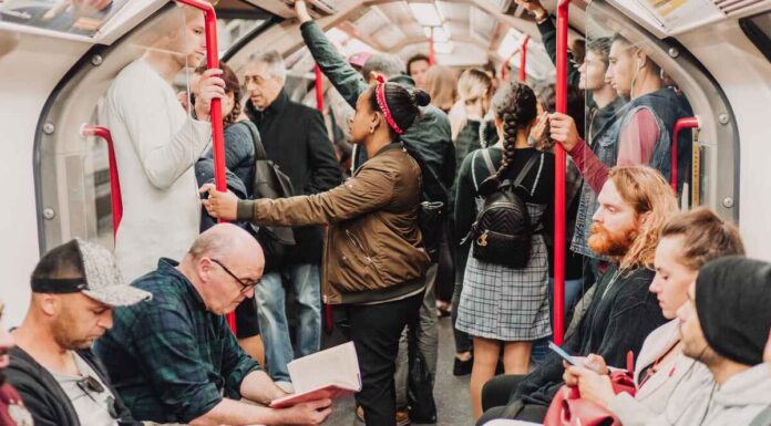 Employees voting with feet as return-to-office pressure increases – CIPD