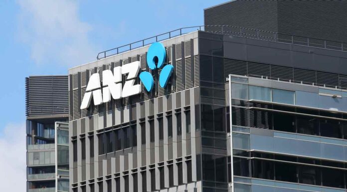 Bankers learn of redundancy in email gaffe asking for laptop return