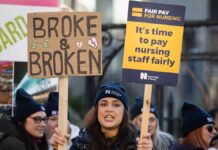 Nurses reject pay deal and threaten strike ballot