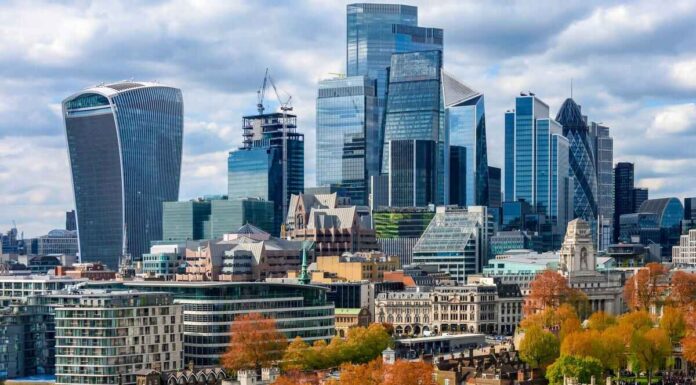 City law firm freezes junior lawyers’ pay to boost bonuses