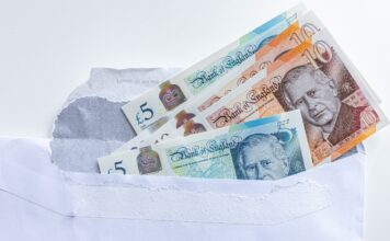 Pay awards continue to lag behind inflation