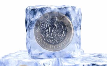 HR teams admit they are behind on pay transparency