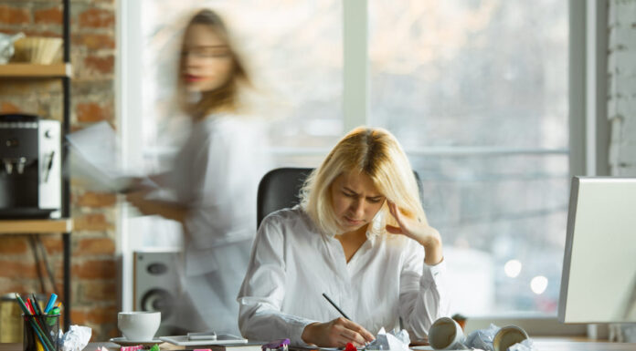 Women reach executive level faster – but leave much sooner