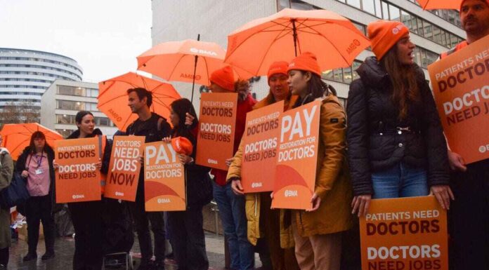 Resident doctors to consider Streeting offer on training places