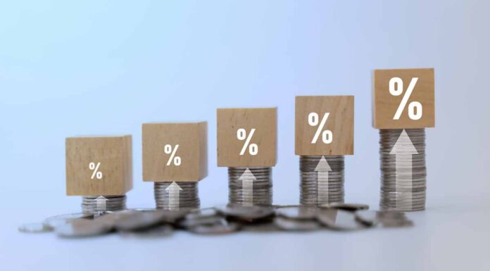 Private sector median pay award rises to 3.4%