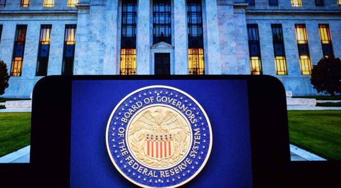 Jobs growth slows in USA