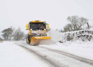 Snow: Five common employer queries about severe weather