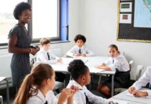 Minister signals first maternity pay rise for teachers in 25 years