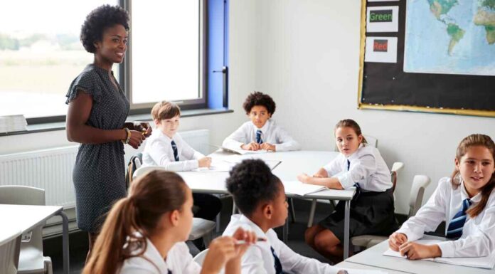 Minister signals first maternity pay rise for teachers in 25 years