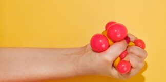 The role of the ‘squeezed middle’ in surviving change