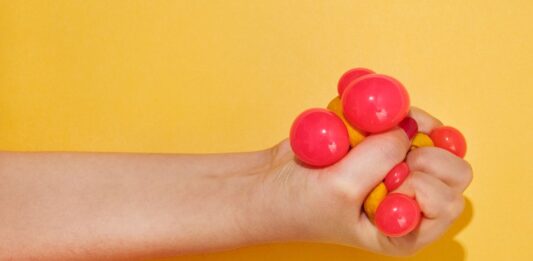 The role of the ‘squeezed middle’ in surviving change