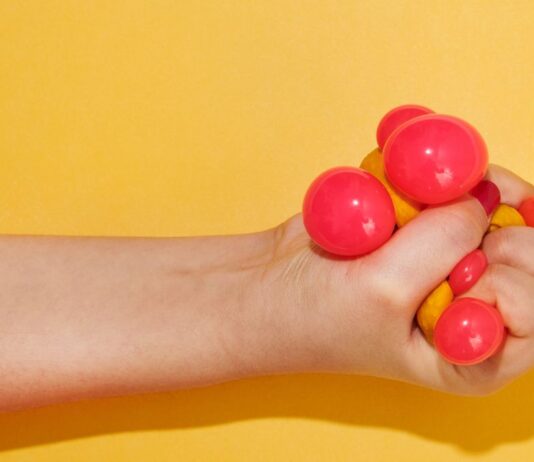 The role of the ‘squeezed middle’ in surviving change